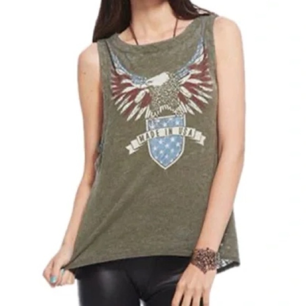 CHASER Women’s medium cloud wash Graphic Tank Top with USA Eagle Design